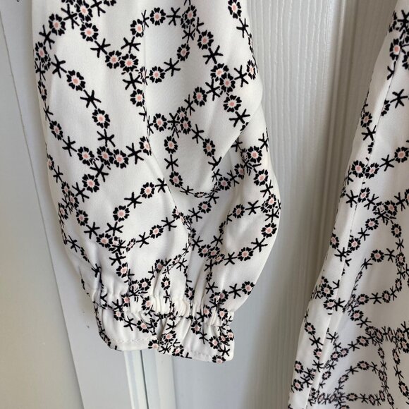 Loft White & Black Floral Pattern Long Sleeve Dress NWT Size 10 With Ruffled Hem - Picture 6 of 9